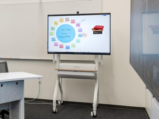 MS Surface Hub Room 2_Final Crop