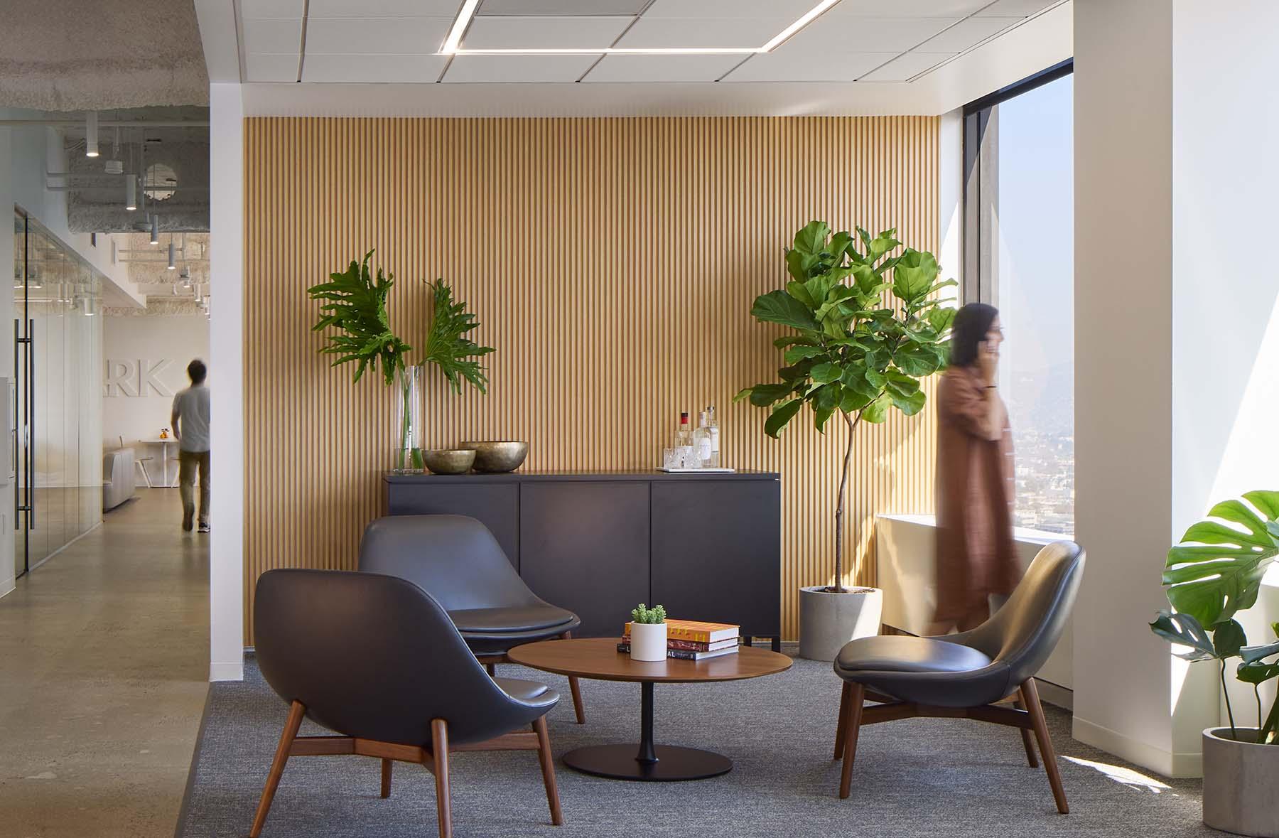 Seem 1 Recessed Breakout Space