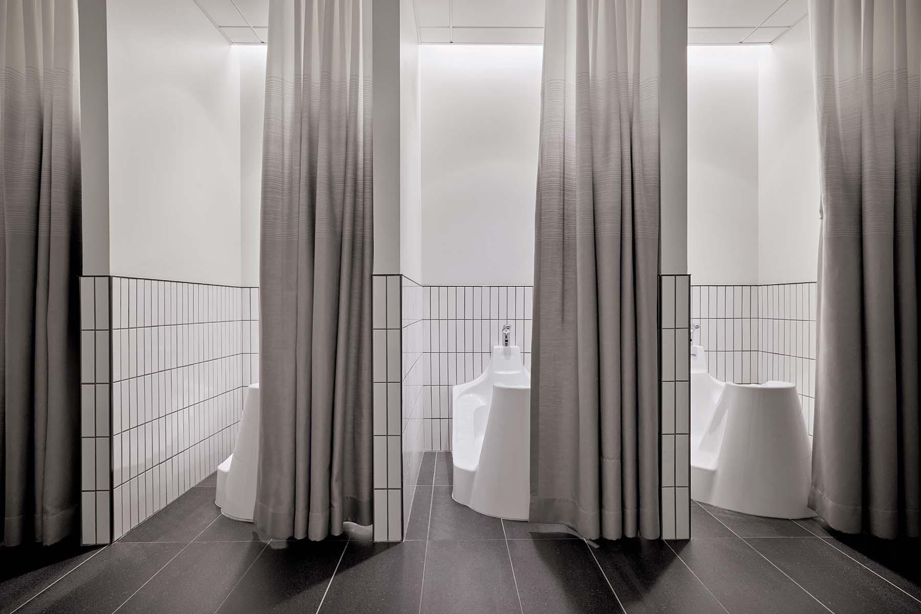 Seem 2 Perimeter Bathroom