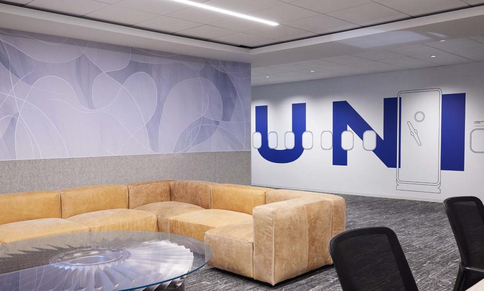 Seem 1 Recessed Asymmetric Sitting Area