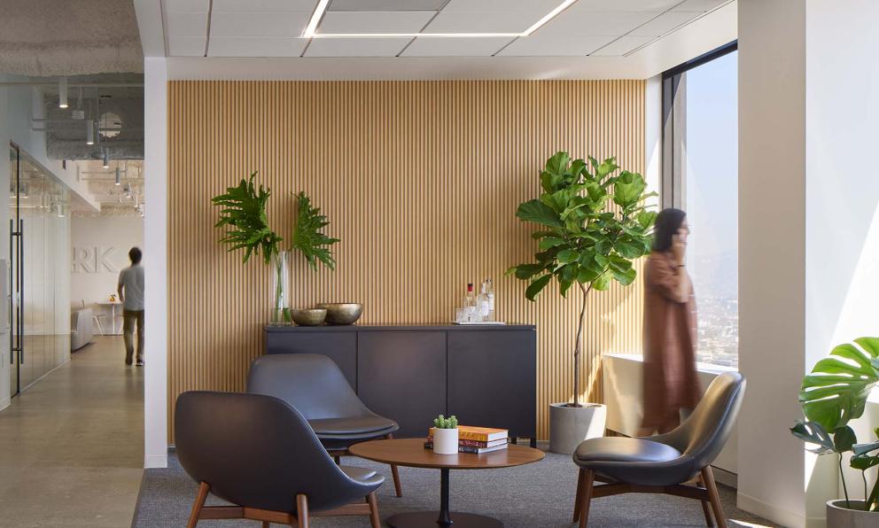 Seem 1 Recessed Breakout Space