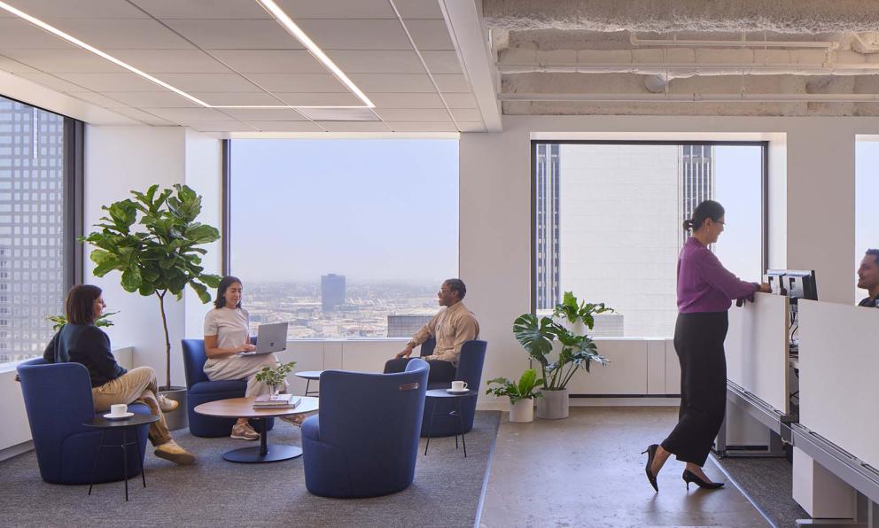 Seem 1 Recessed Breakout Space